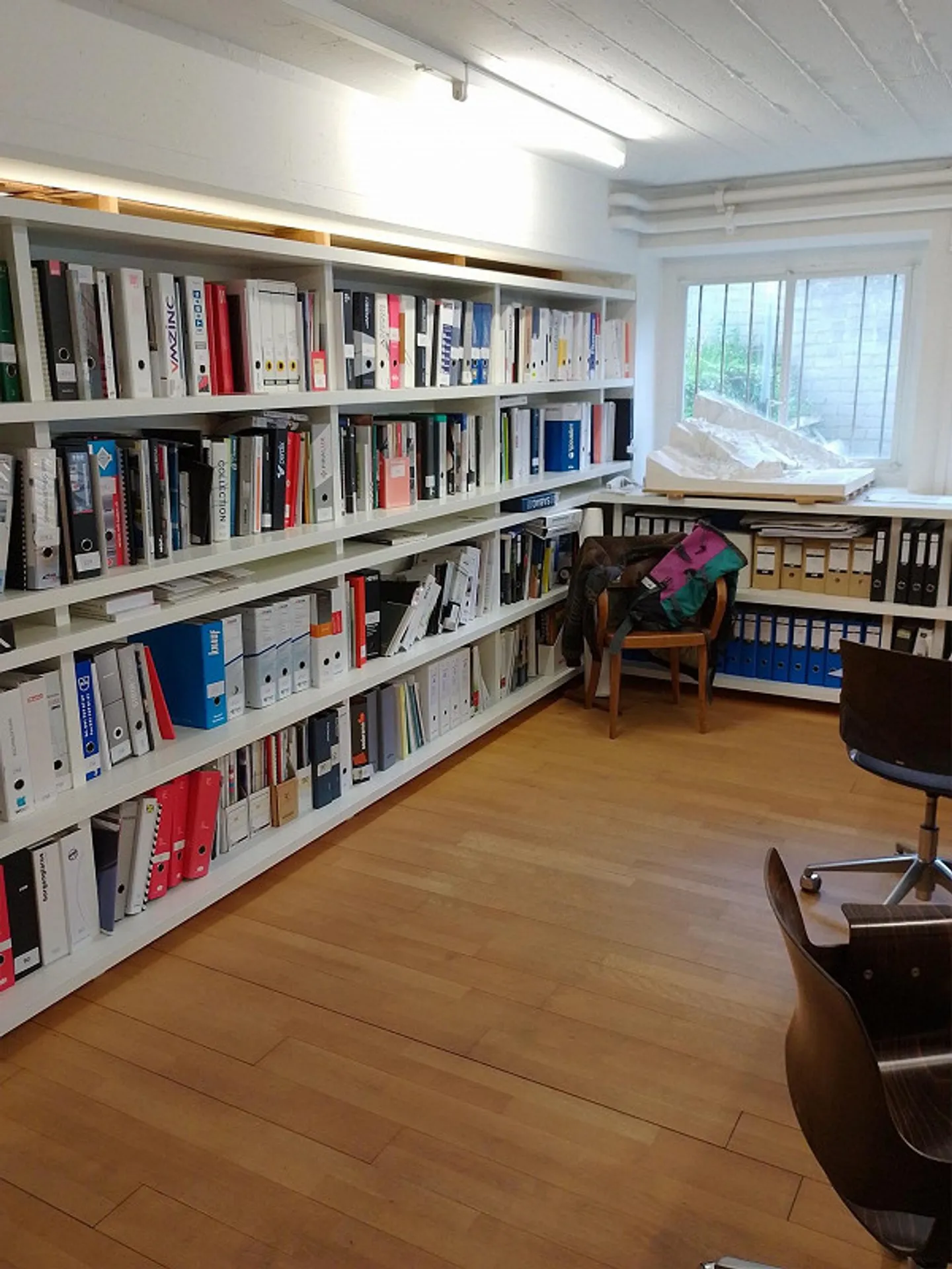Spacious and bright office and/or commercial spaces - Photo 3 of 9