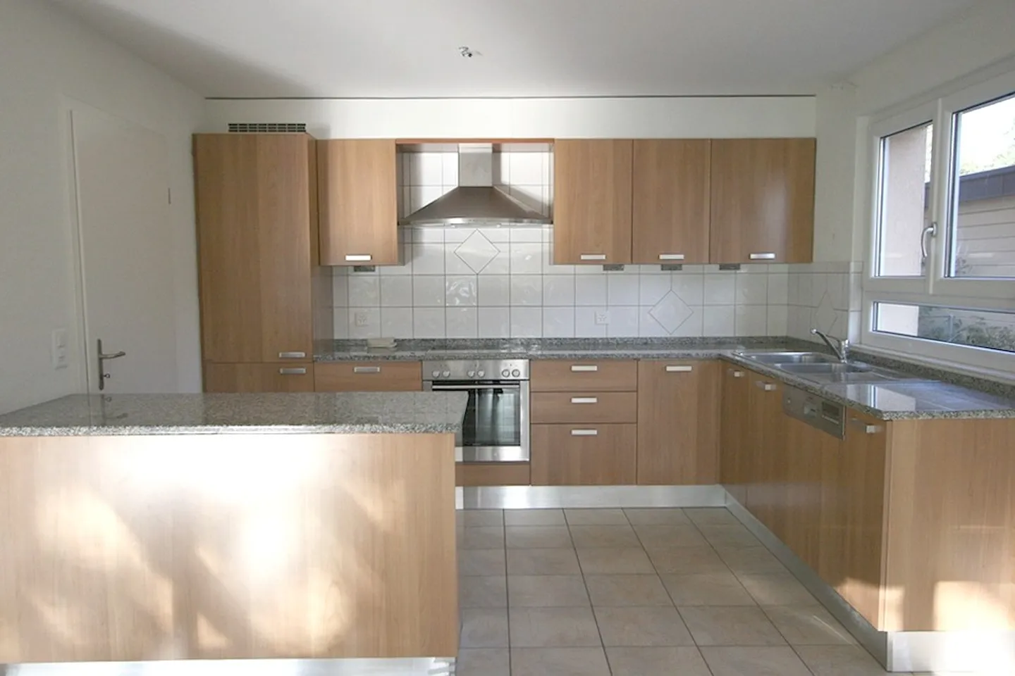 6-room apartment - Photo 2 of 15