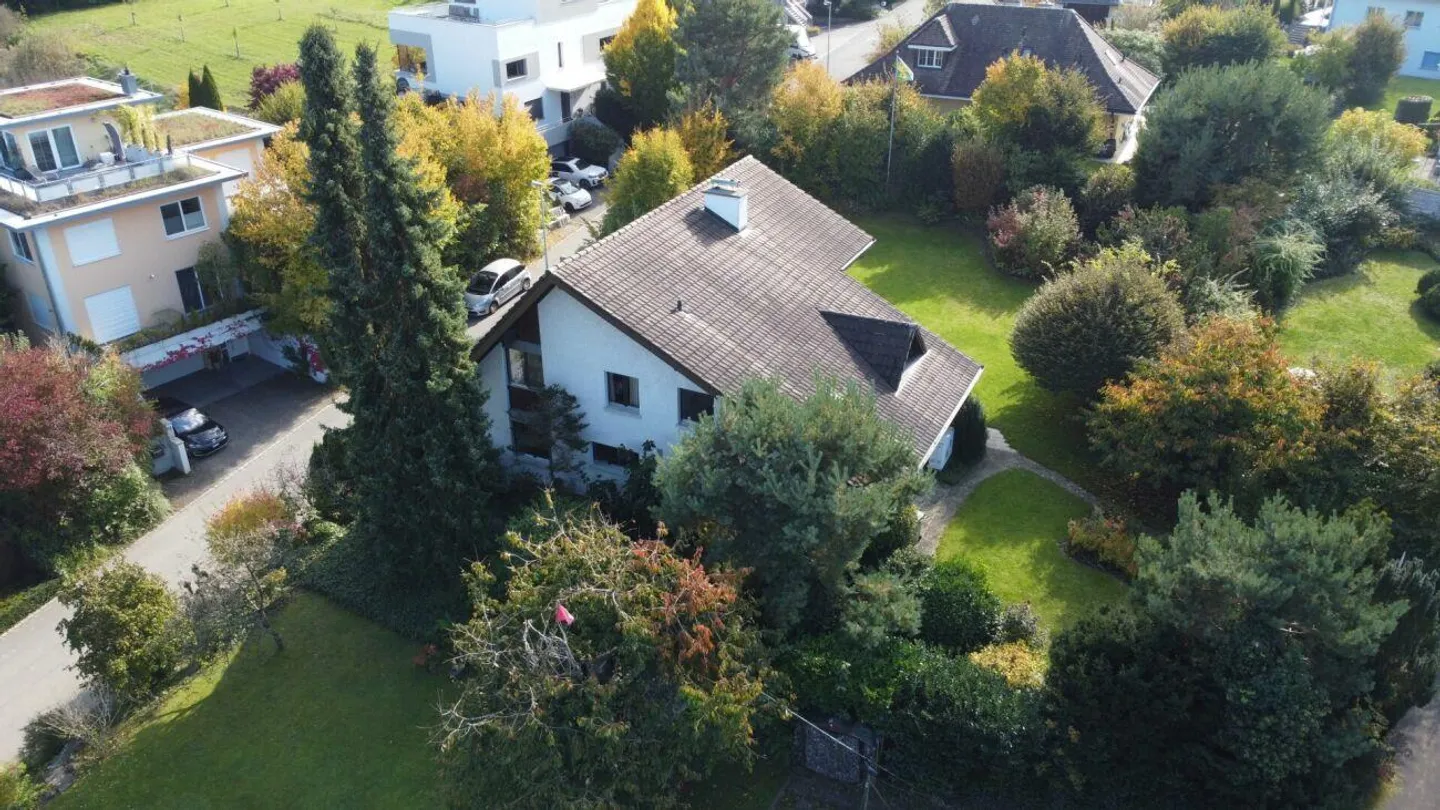 Emplacement privilégié ! Terrain spacieux avec maison individuelle - Photo 10 sur 11