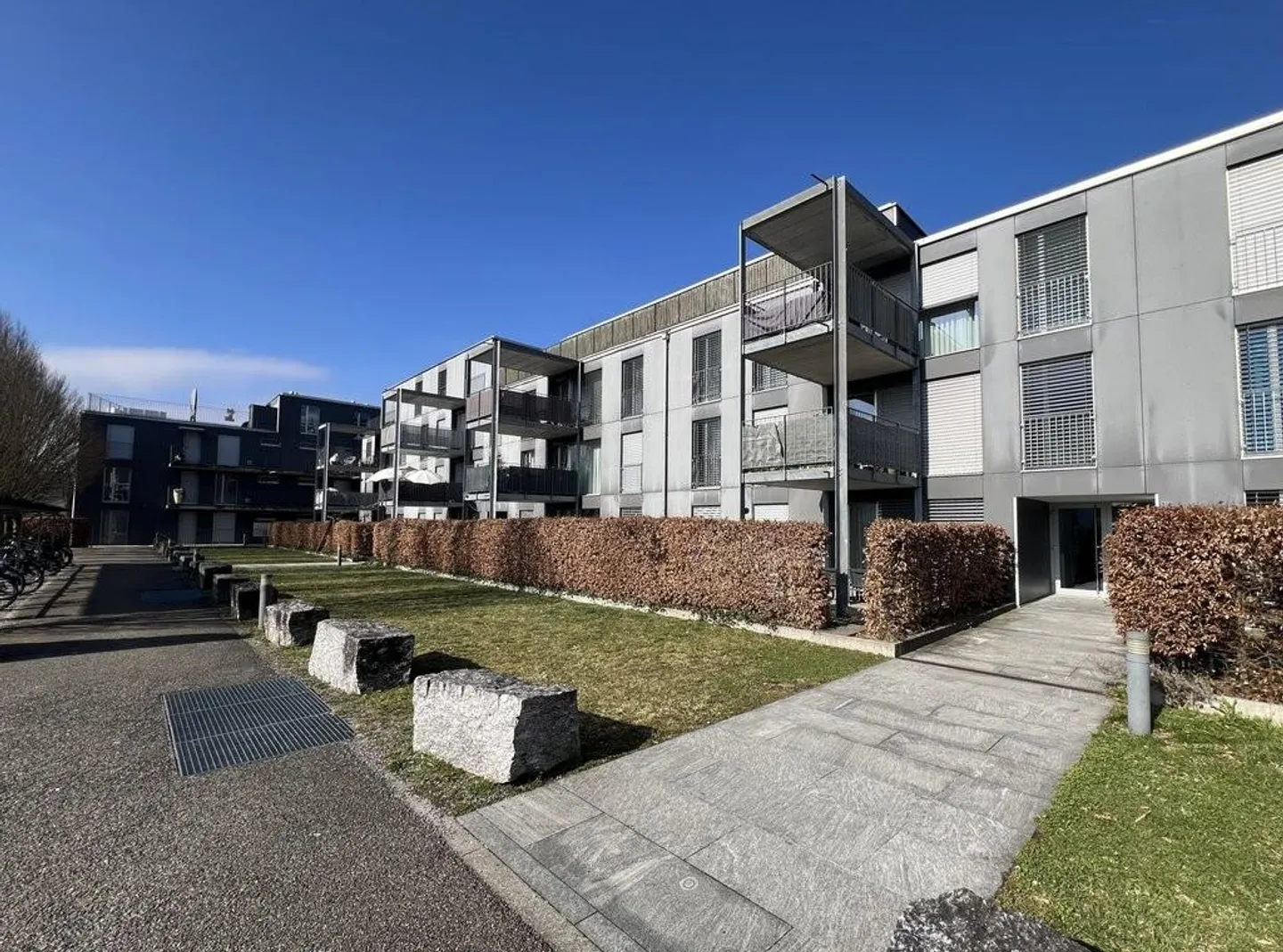 Appartement moderne de 4,5 pièces à Bassersdorf - Photo 1 sur 7