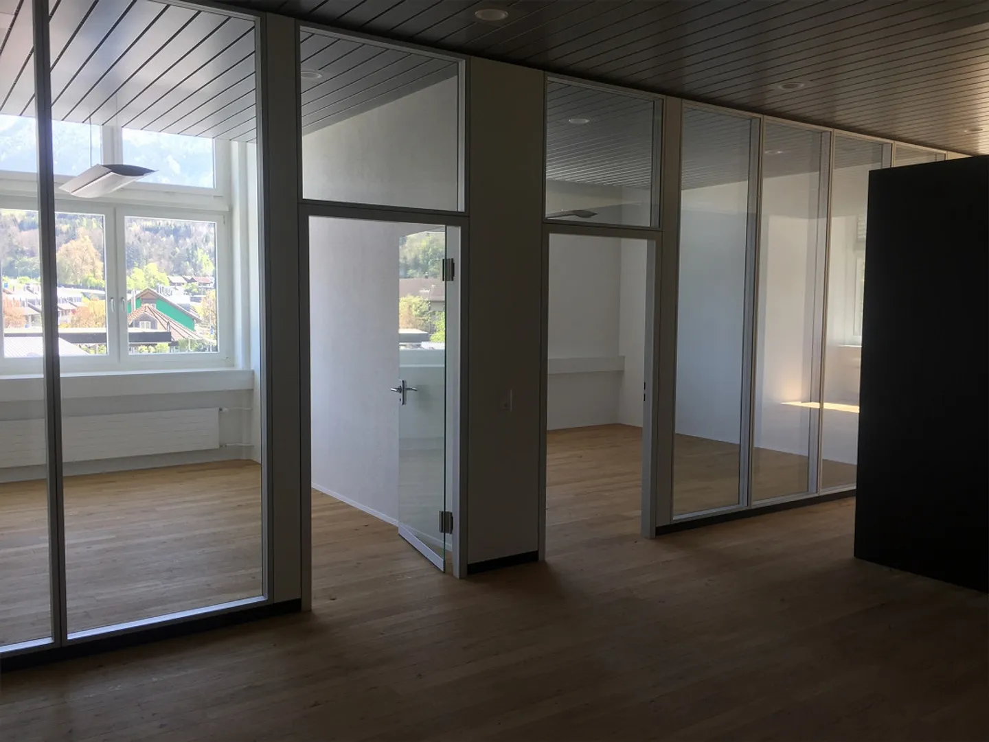 Moderne Büroräume in Sarnen - Foto 2 von 9