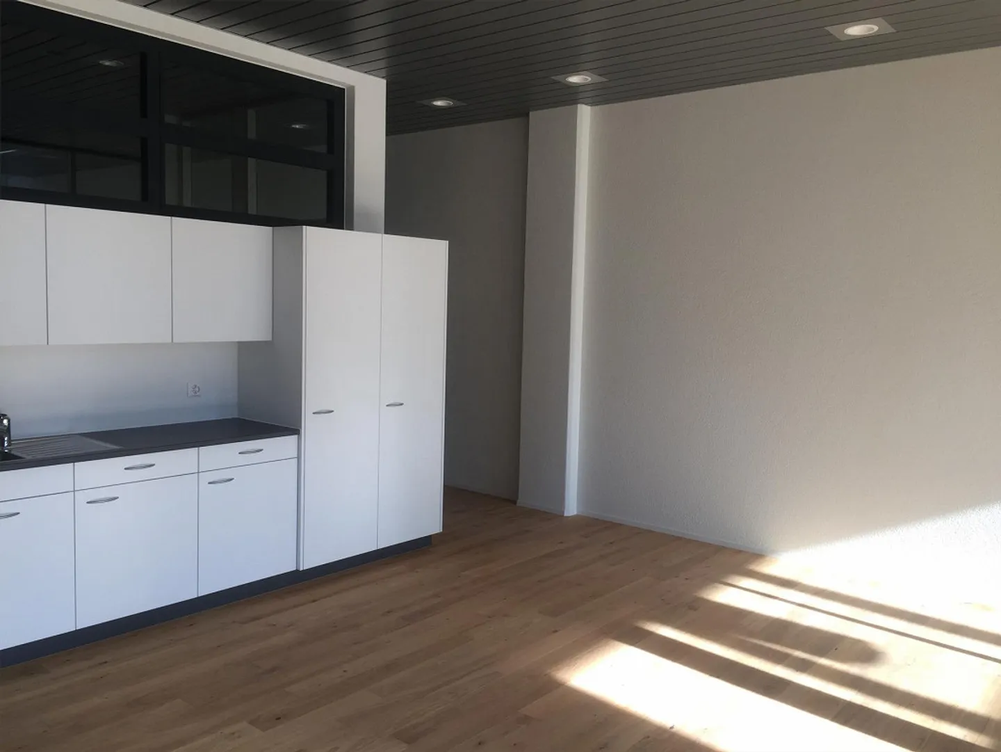 Moderne Büroräume in Sarnen - Foto 3 von 9