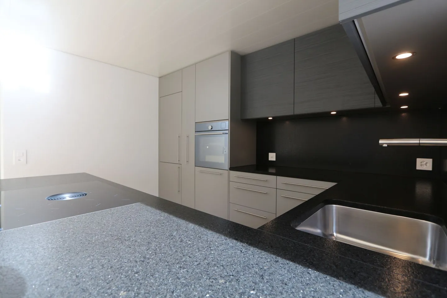 4.5 Room Apartment with Carport and AAP - Photo 7 of 16