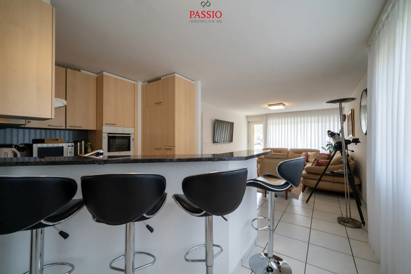 Spacious 6.5-room apartment with panoramic views and two balconies - Photo 6 of 26