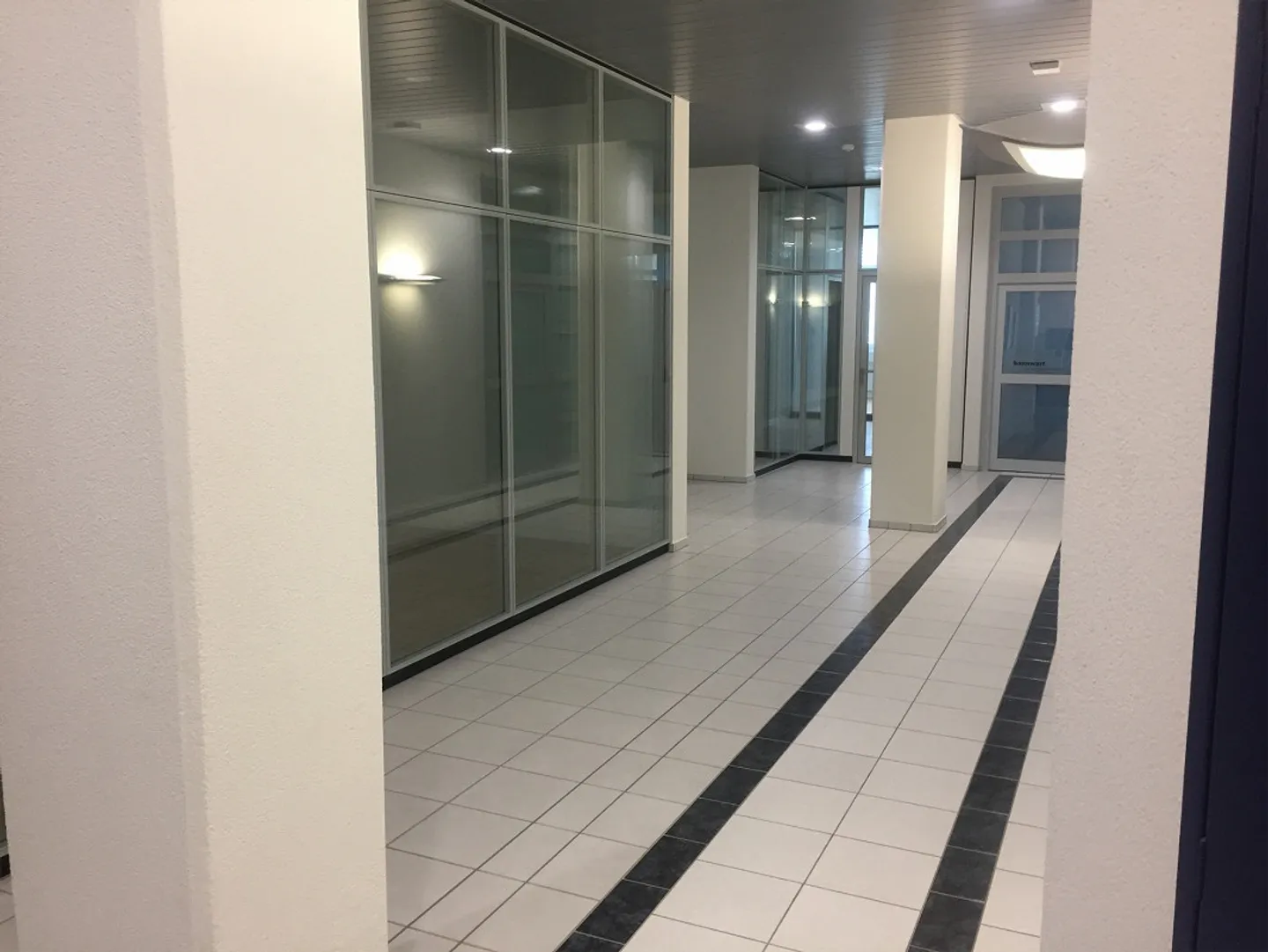 Moderne Büroräume in Sarnen - Foto 6 von 9