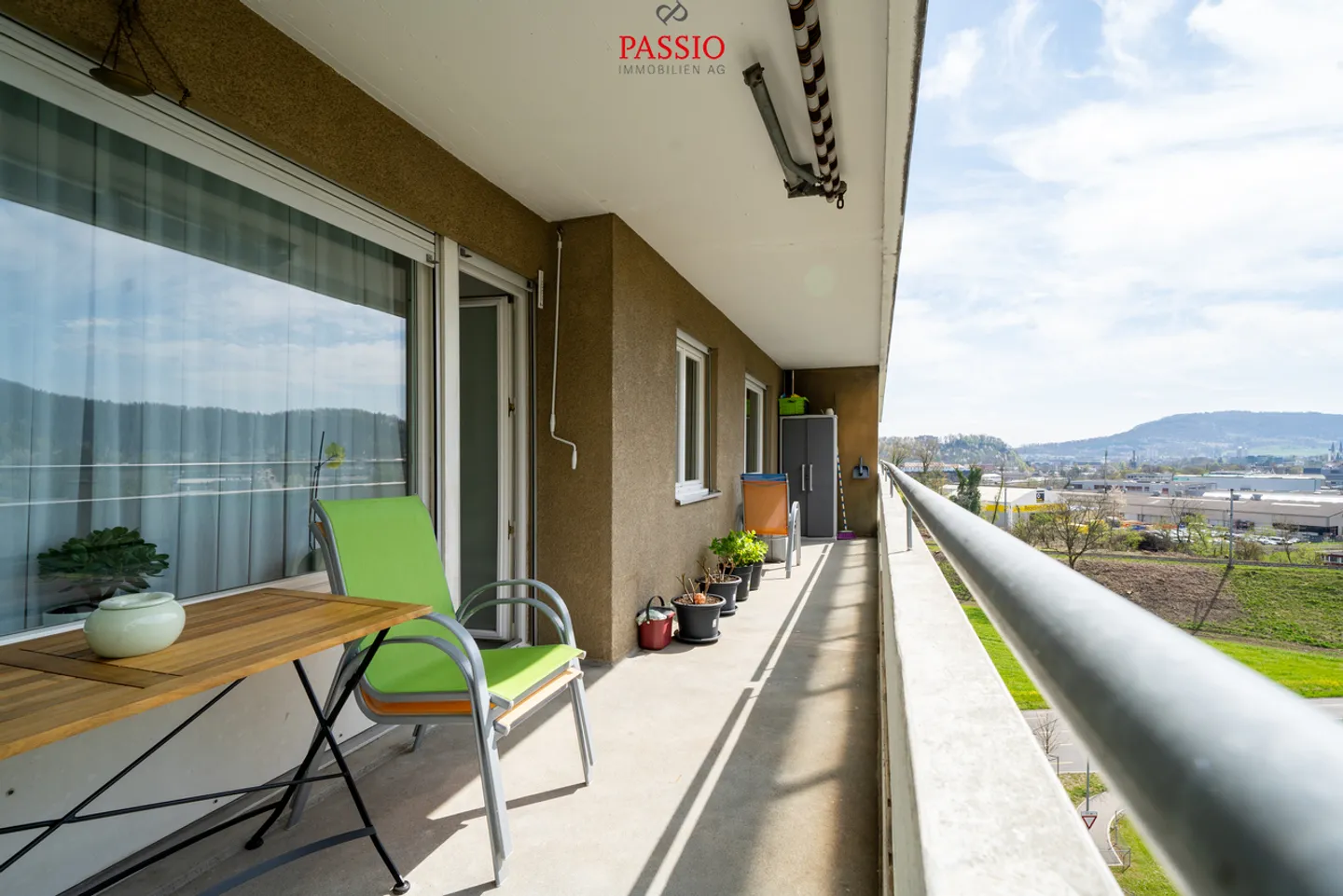 Spacious 6.5-room apartment with panoramic views and two balconies - Photo 16 of 26