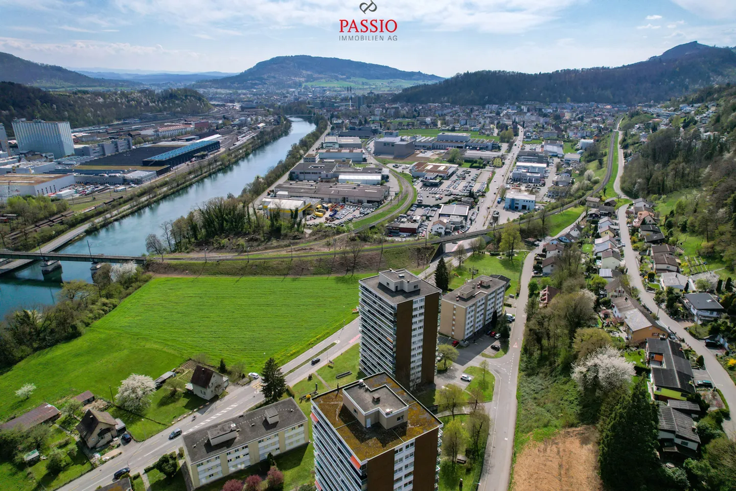 Spacious 6.5-room apartment with panoramic views and two balconies - Photo 26 of 26