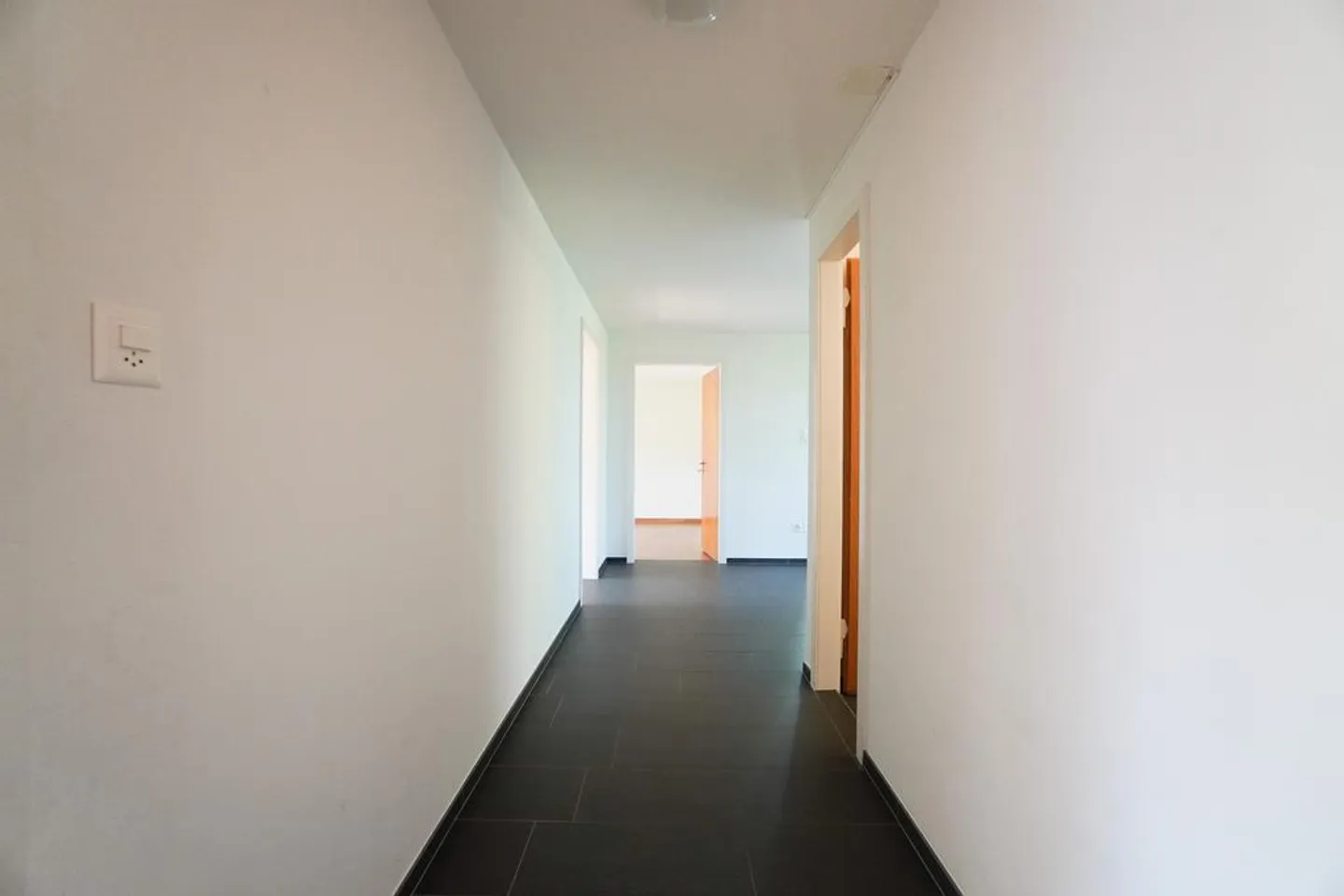 Appartement 4.5 pièces dans un emplacement calme - à partir du 1er juin 2026 - Photo 2 sur 10