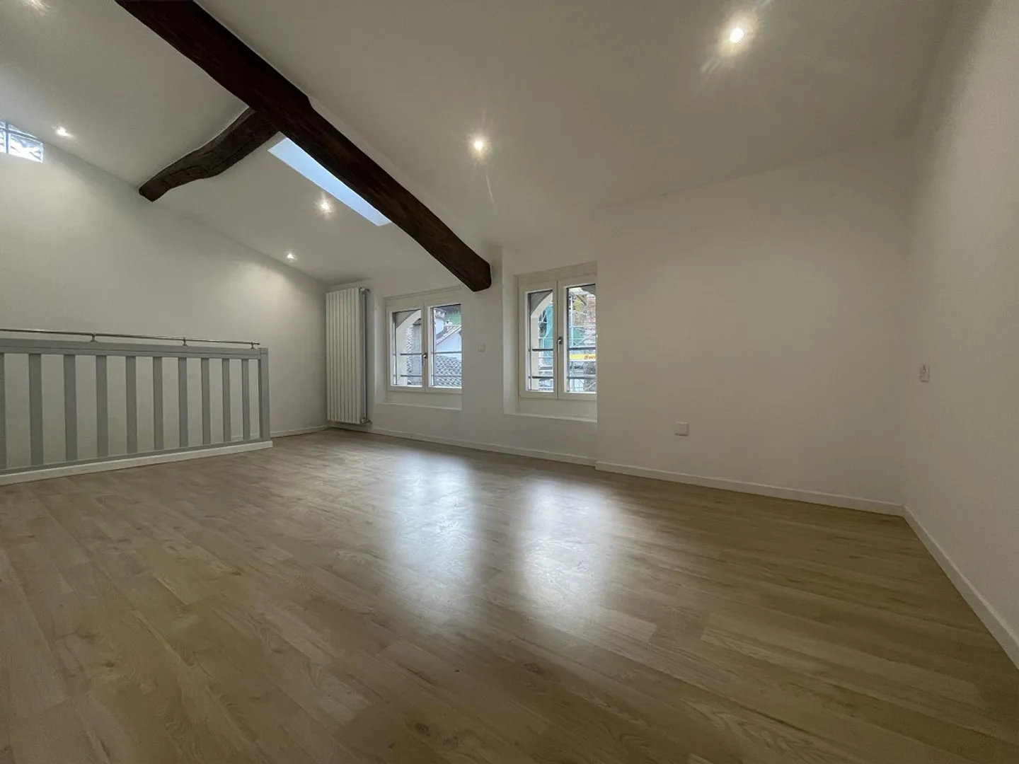 WUNDERSCHÖNES 3.5 HAUS VOLLSTÄNDIG RENOVIERT - Foto 8 von 13