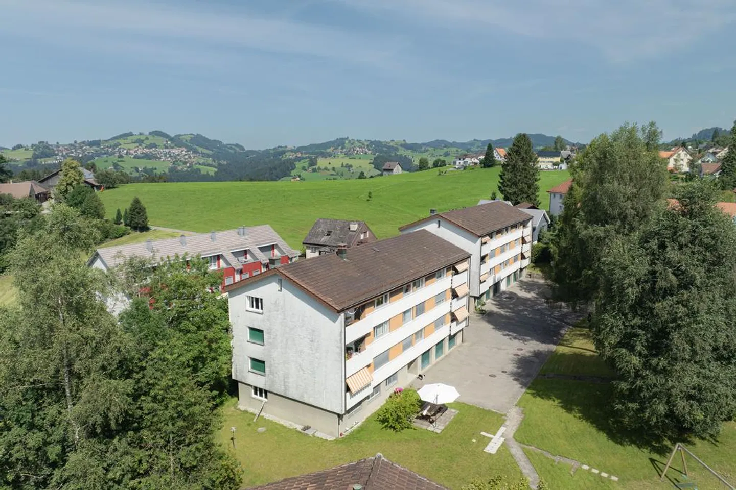 Appartement 4.5 pièces dans un emplacement calme - à partir du 1er juin 2026 - Photo 1 sur 10