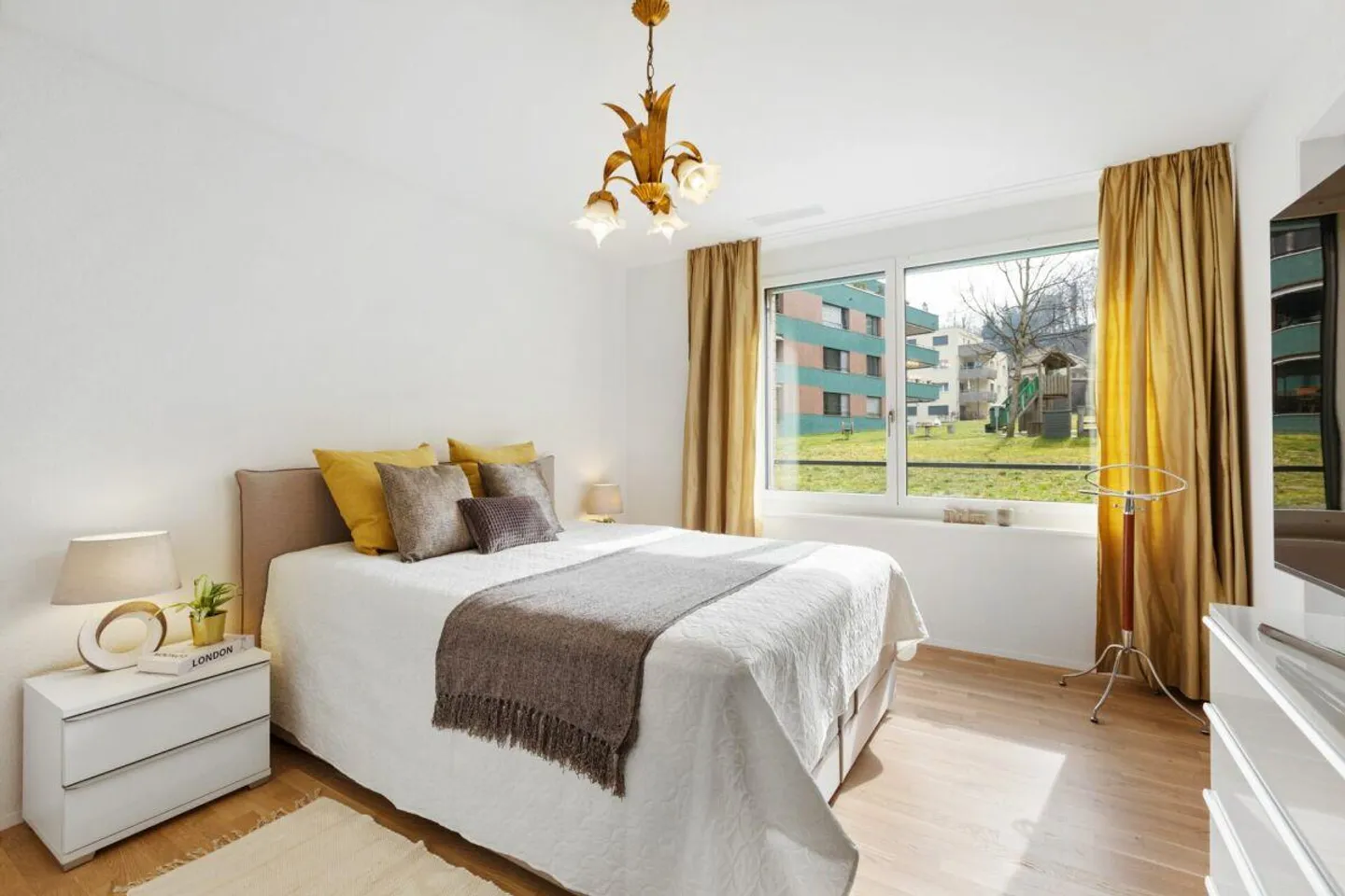 Vivere esclusivamente nel verde eppure vicino alla città - Foto 3 di 10