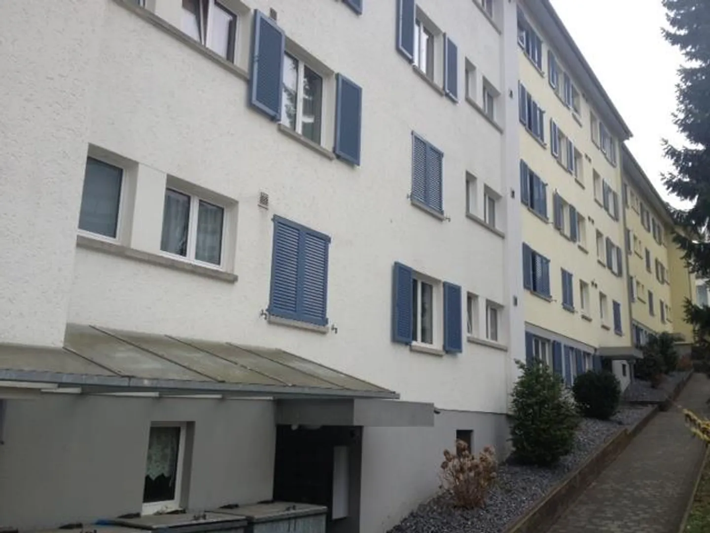 Appartement lumineux de 2 pièces avec vue fantastique sur les montagnes - Photo 1 sur 5