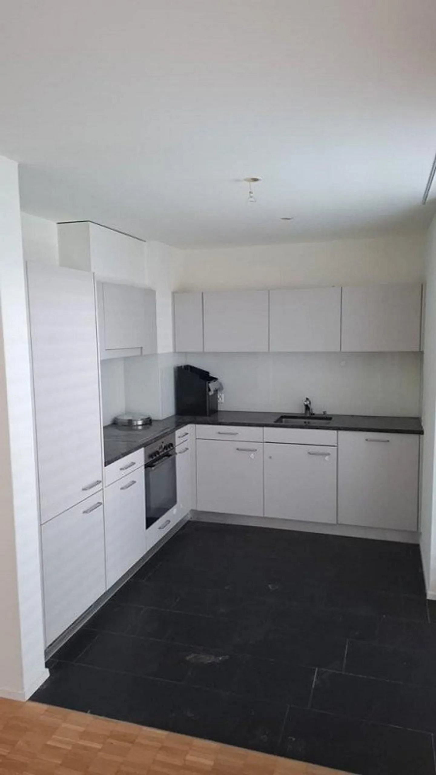 Appartement moderne de 3,5 pièces à Bassersdorf - Photo 2 sur 7