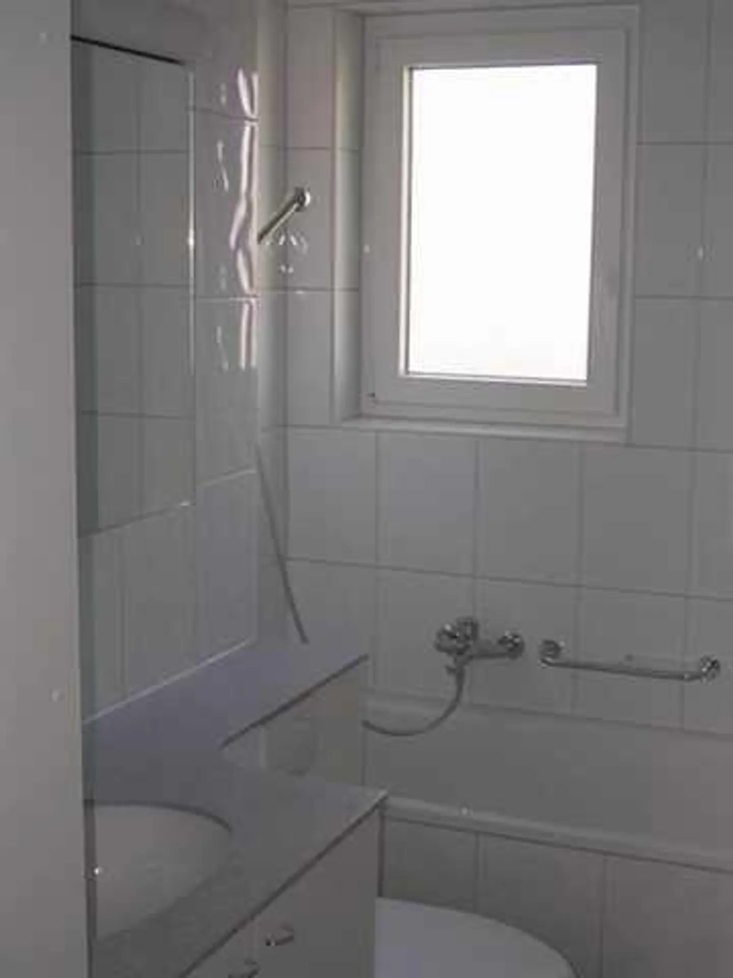 Appartement lumineux de 2 pièces avec vue fantastique sur les montagnes - Photo 3 sur 5