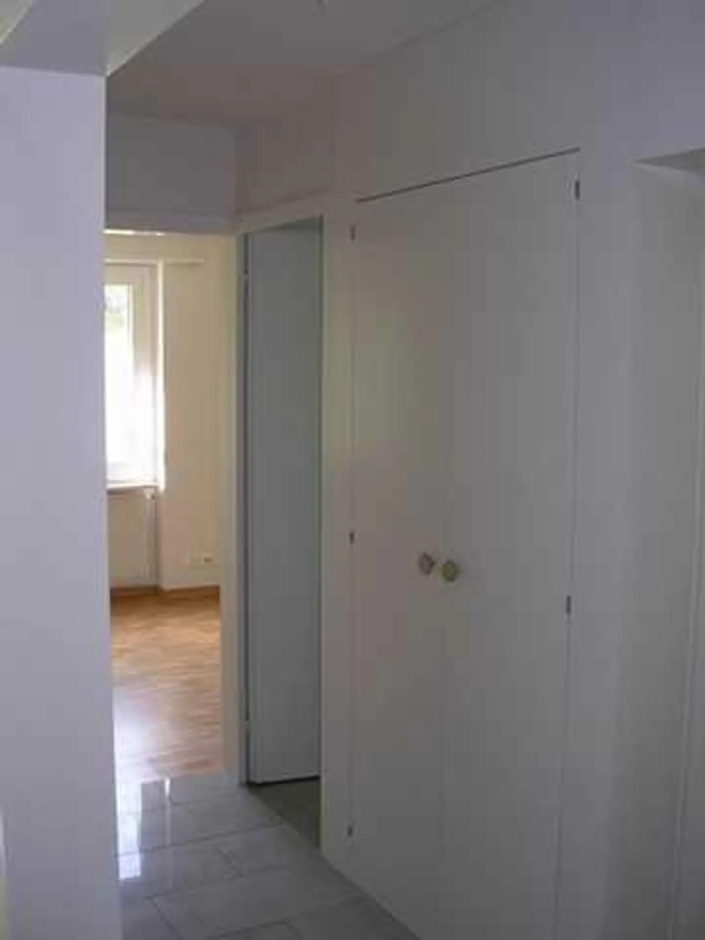 Appartement lumineux de 2 pièces avec vue fantastique sur les montagnes - Photo 4 sur 5