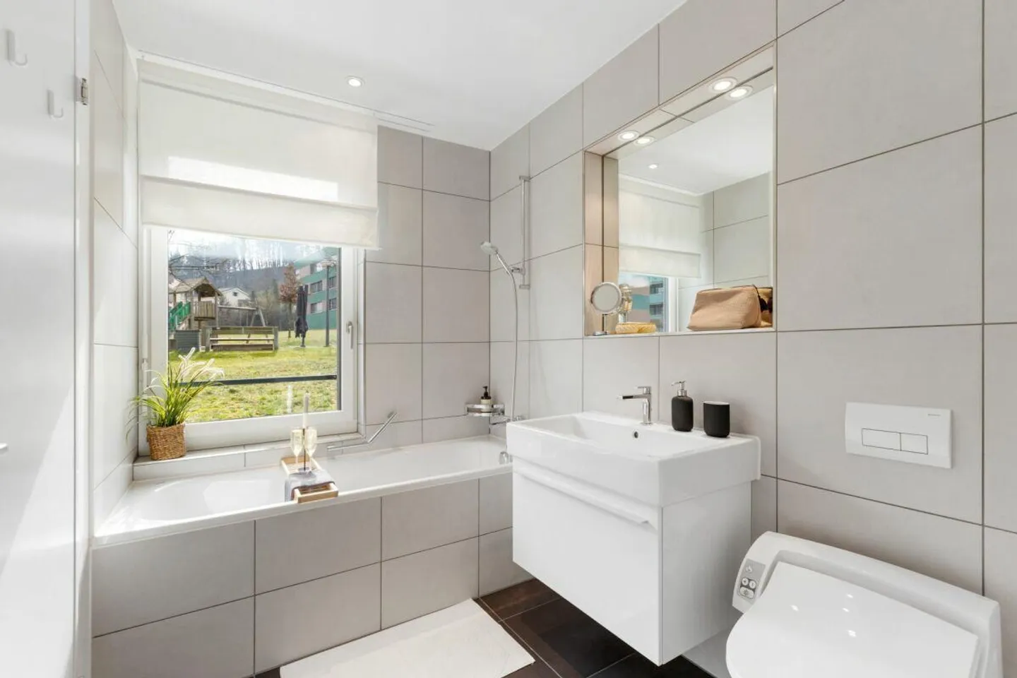 Vivere esclusivamente nel verde eppure vicino alla città - Foto 6 di 10