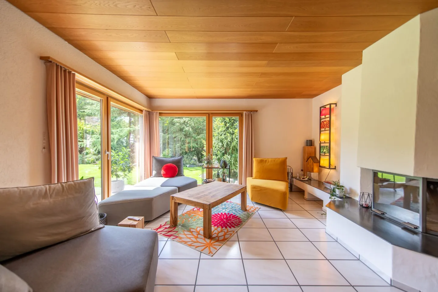 Single-family house in natural idyll: gallery floor & garden paradise for well-being - Photo 2 of 26