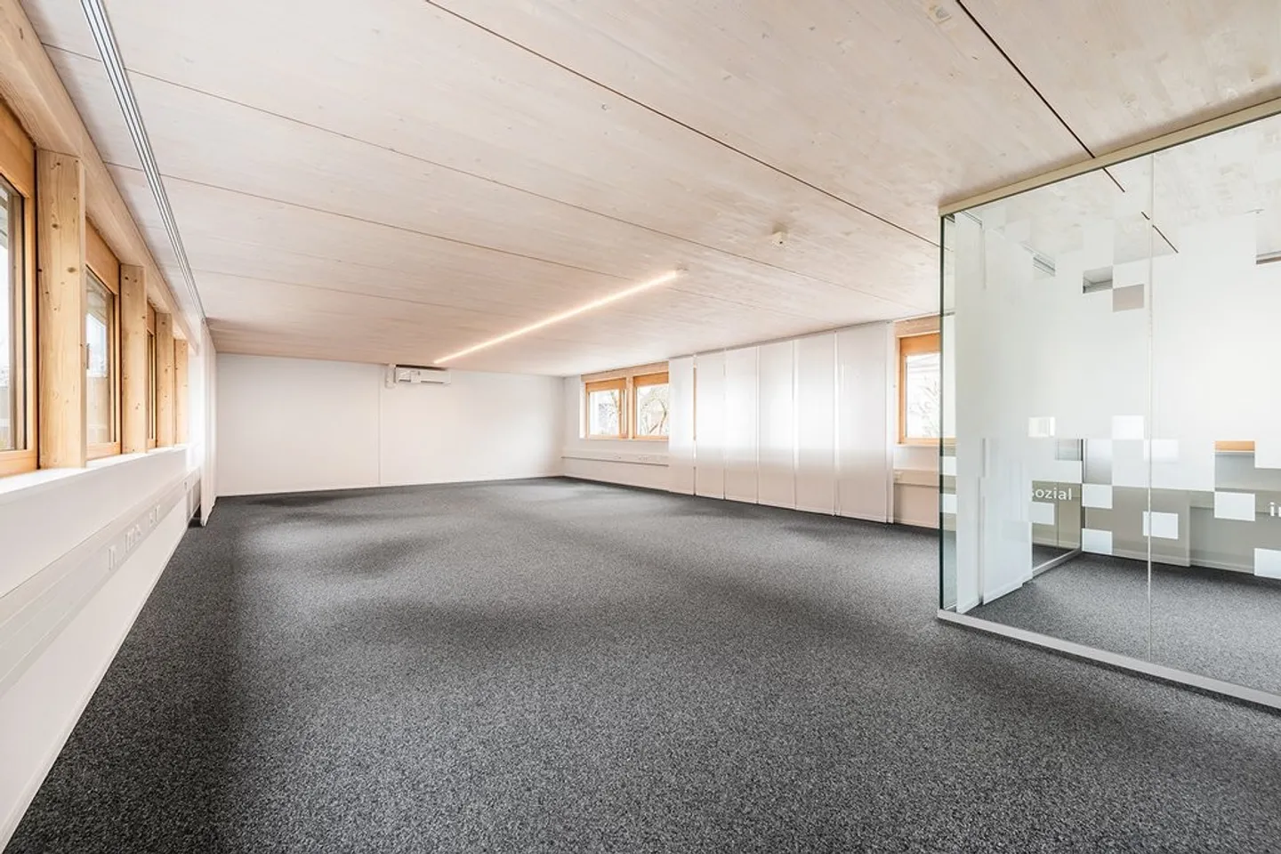 Schöne Büroflächen in Gehdistanz zum Bahnhof Gossau sucht Sie! - Foto 3 von 11