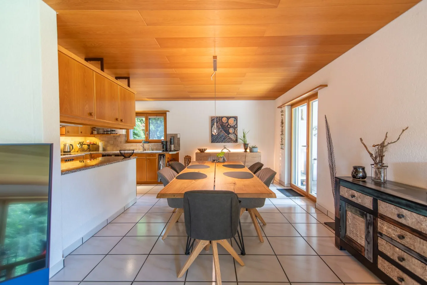 Single-family house in natural idyll: gallery floor & garden paradise for well-being - Photo 3 of 26