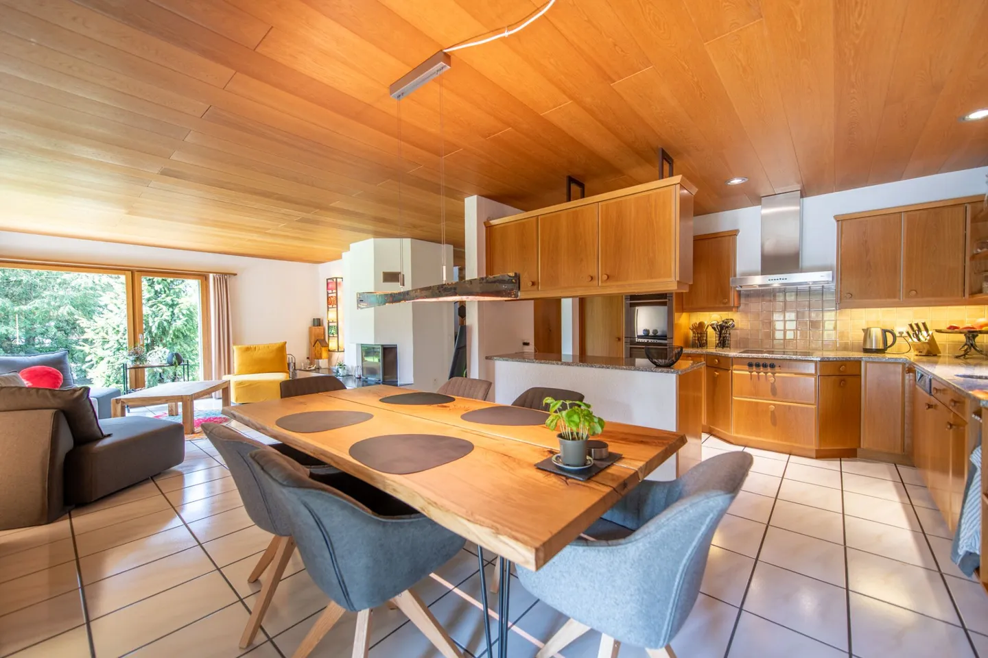 Single-family house in natural idyll: gallery floor & garden paradise for well-being - Photo 4 of 26
