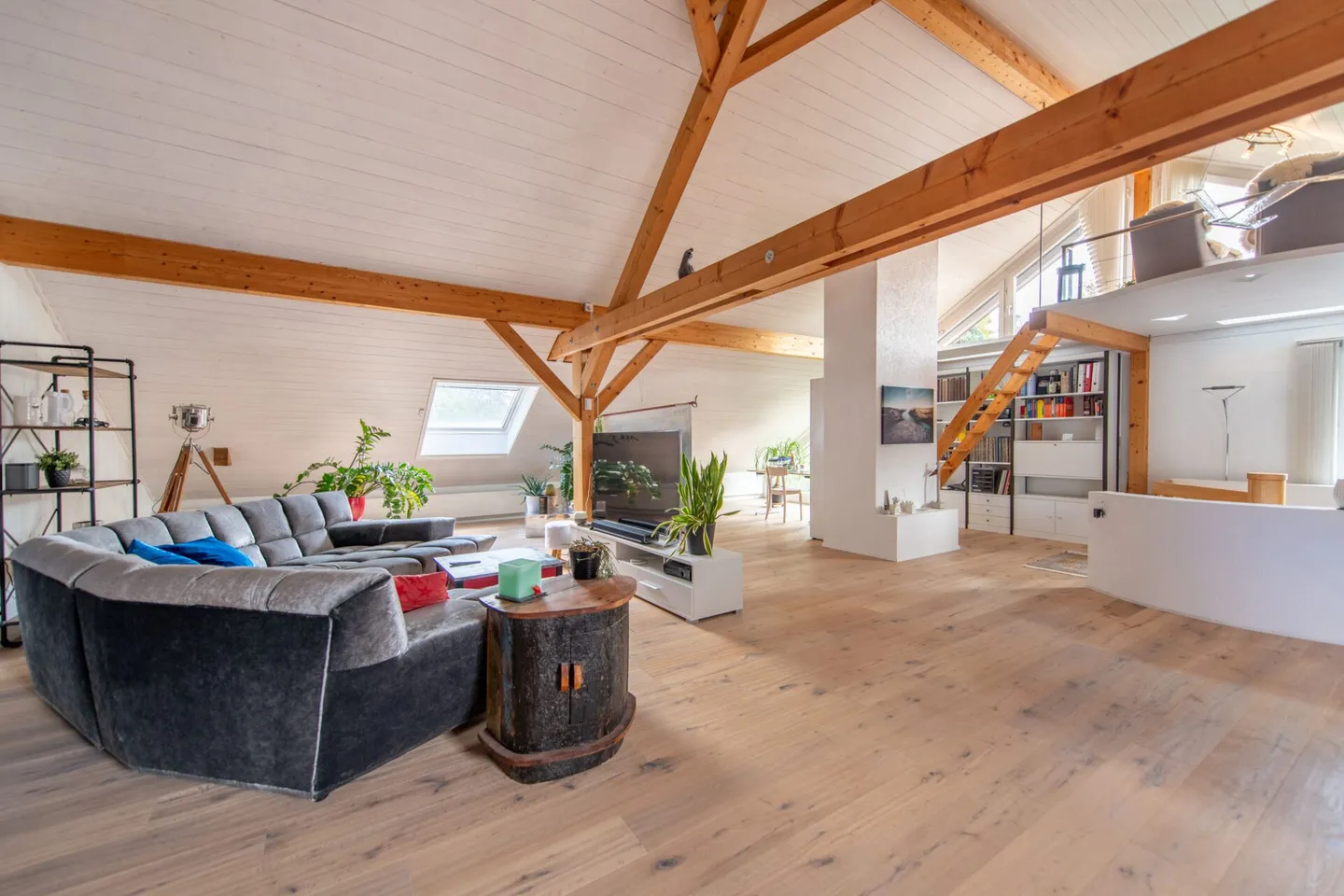 Single-family house in natural idyll: gallery floor & garden paradise for well-being - Photo 14 of 26