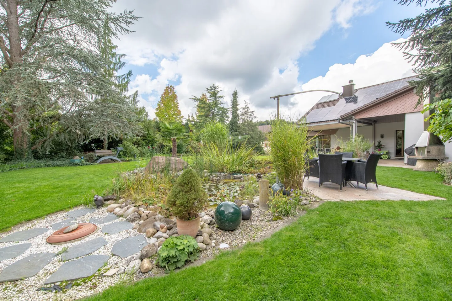 Single-family house in natural idyll: gallery floor & garden paradise for well-being - Photo 20 of 26
