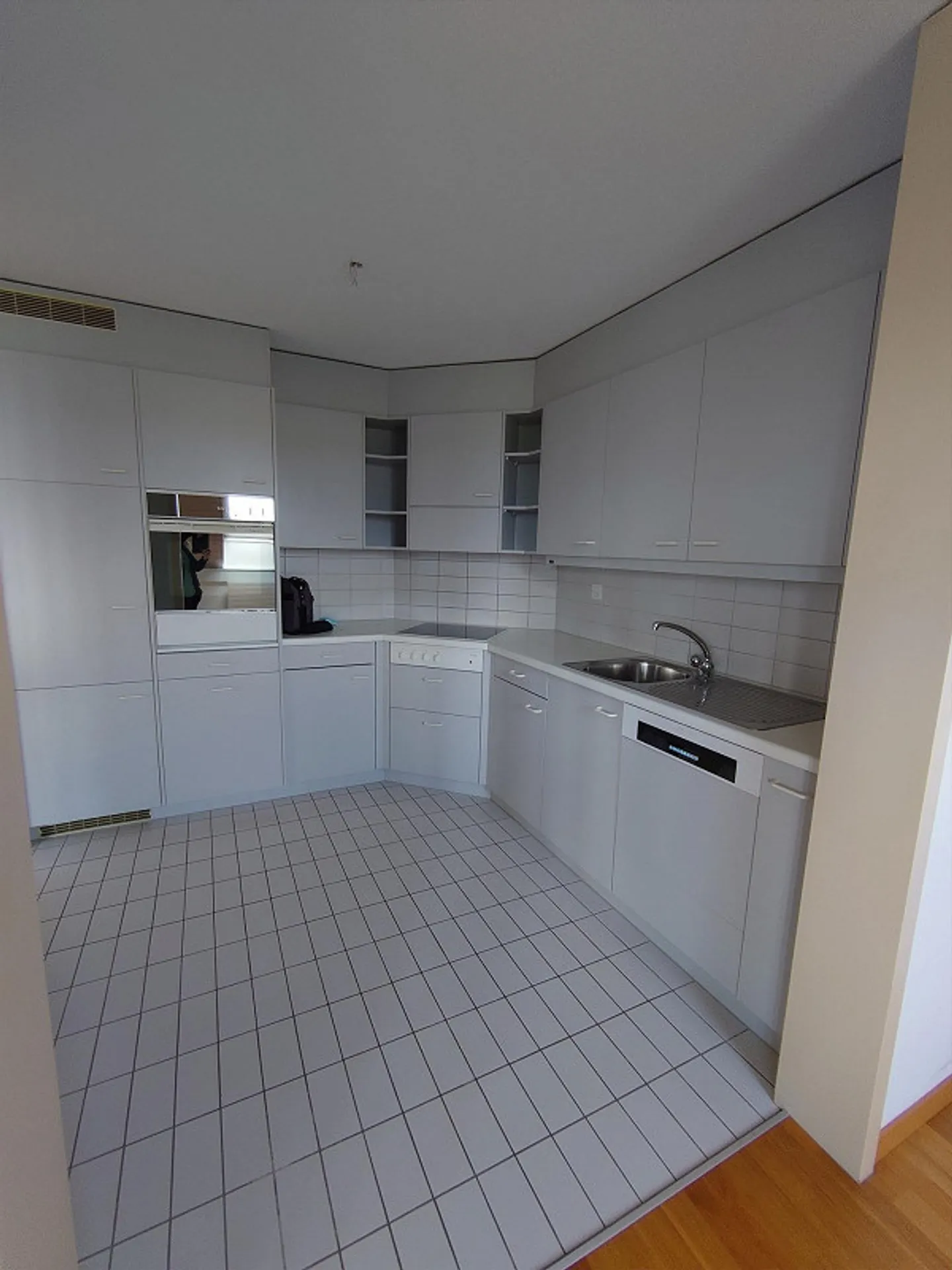 Appartamento spazioso in zona familiare - Foto 2 di 5