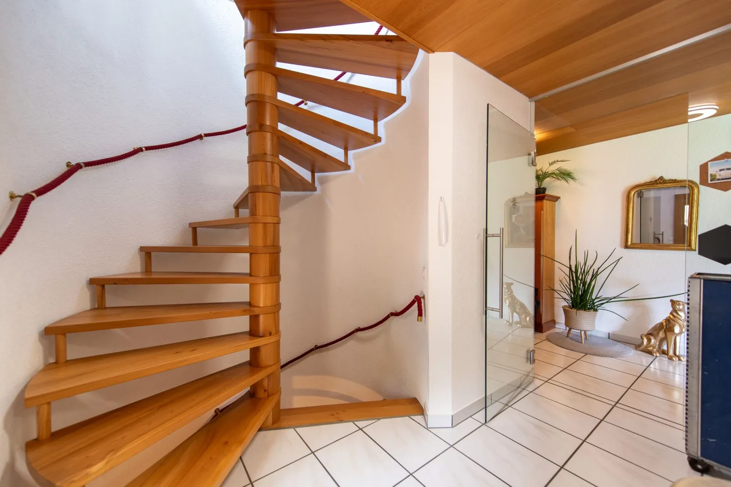 Single-family house in natural idyll: gallery floor & garden paradise for well-being - Photo 11 of 26
