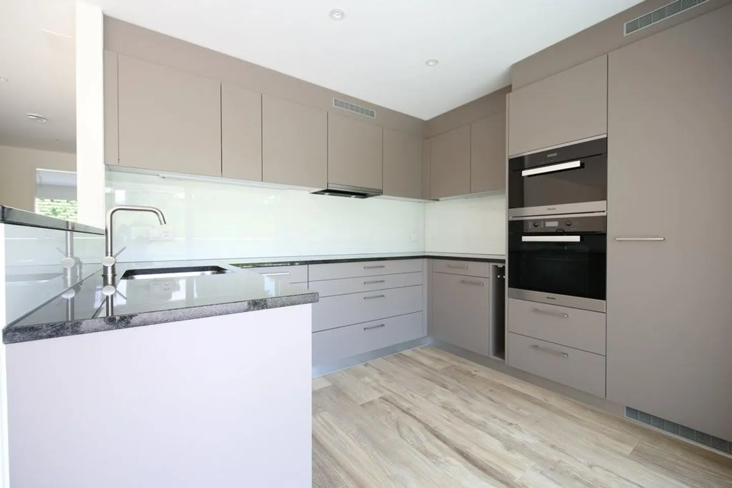 Appartamento moderno con lavanderia privata - Foto 2 di 9