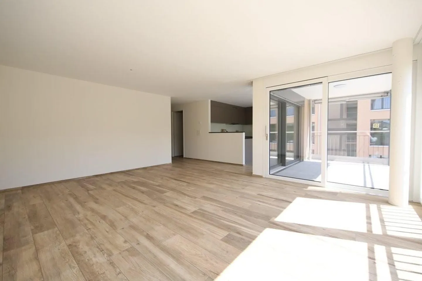 Appartamento moderno con lavanderia privata - Foto 3 di 9