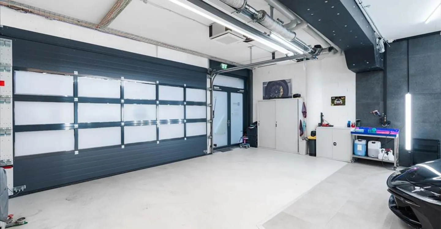 Edificio ad uso misto in affitto - Foto 3 di 12