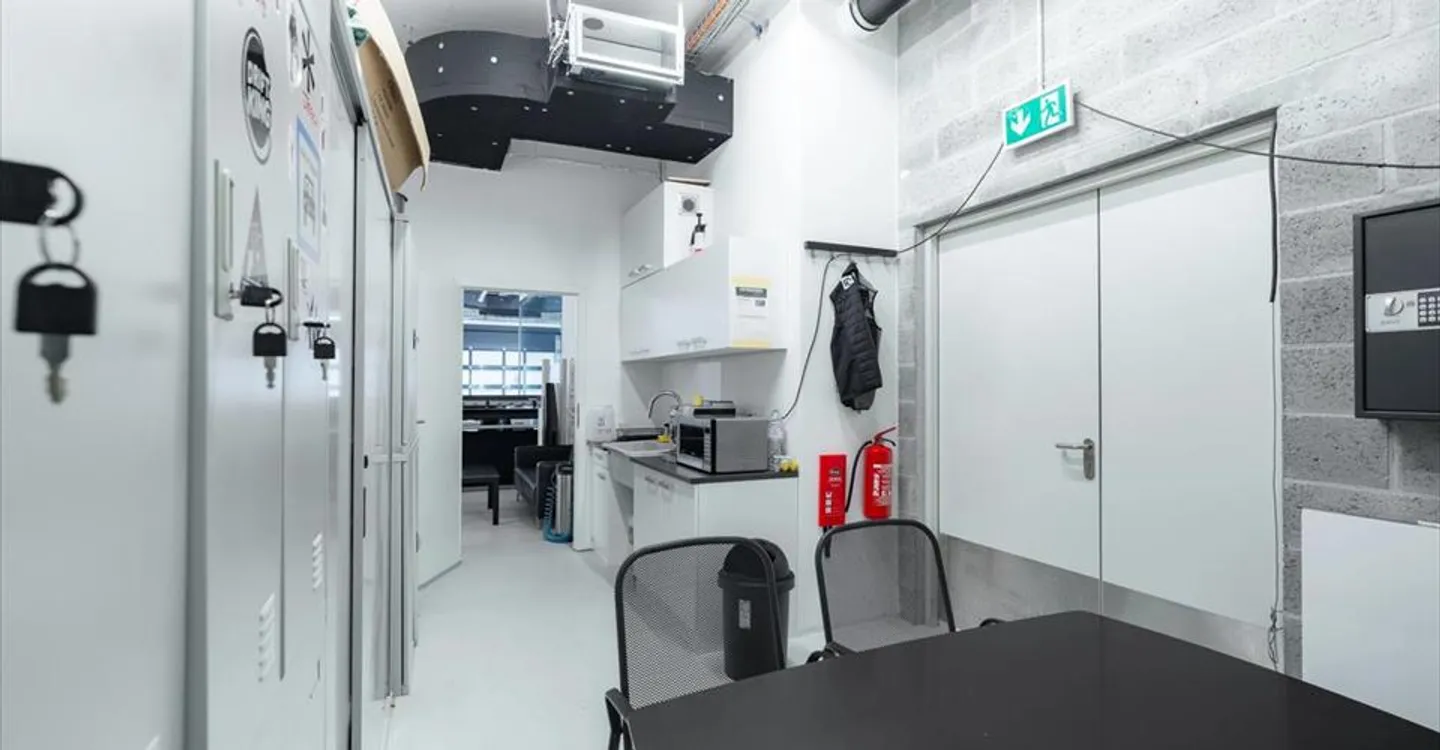 Edificio ad uso misto in affitto - Foto 8 di 12