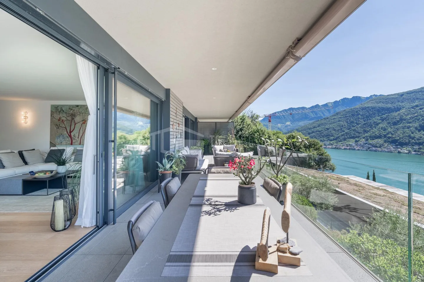 Appartement exclusif de 3,5 pièces avec vue sur le lac à Morcote à vendre - Photo 2 sur 13