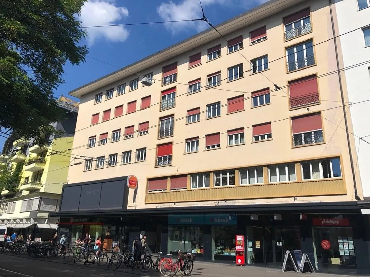 Spazio commerciale attraente in affitto in una strada commerciale affollata! - Foto 1 di 6