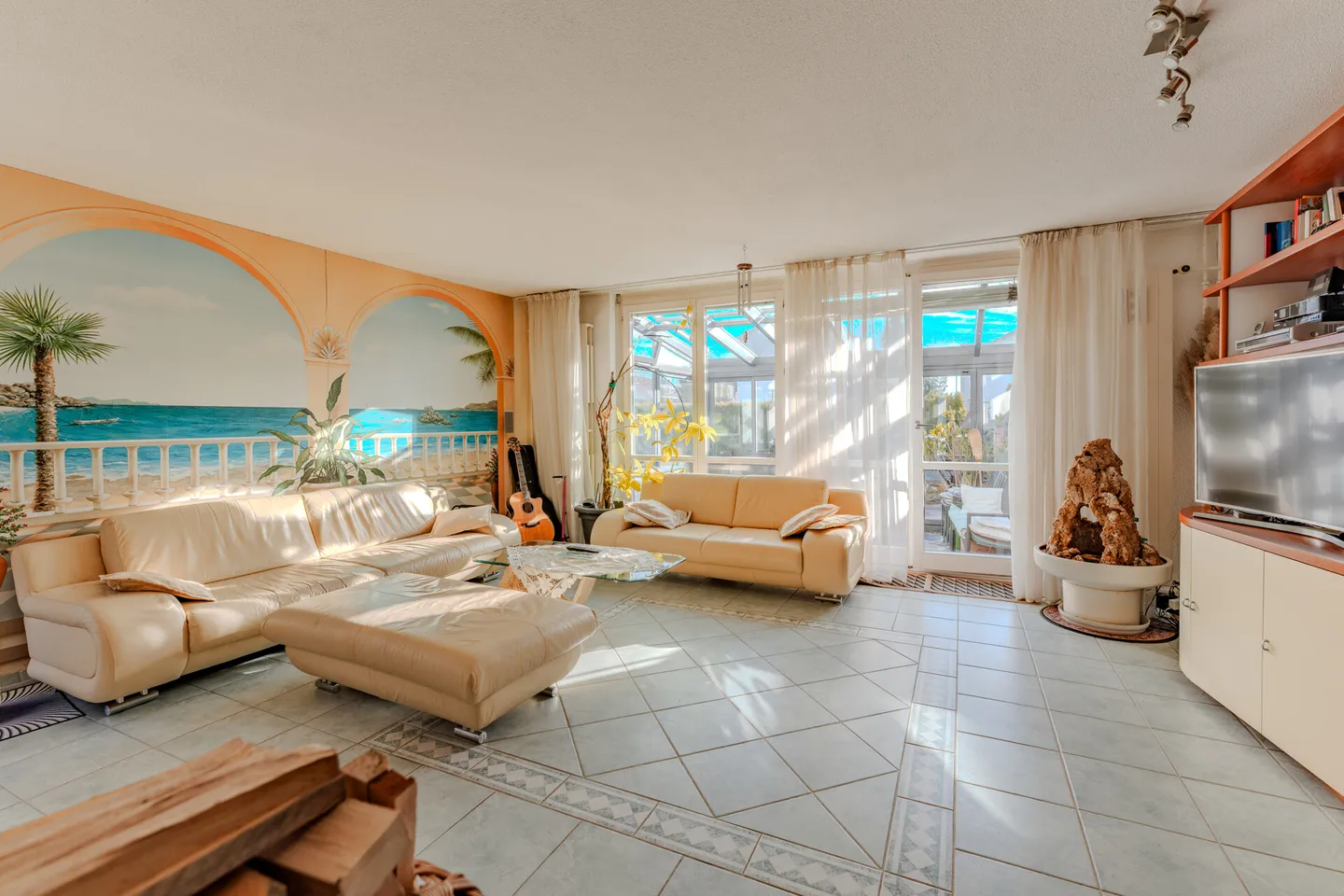 Incantevole casa angolare in un tranquillo quartiere residenziale - Foto 1 di 17