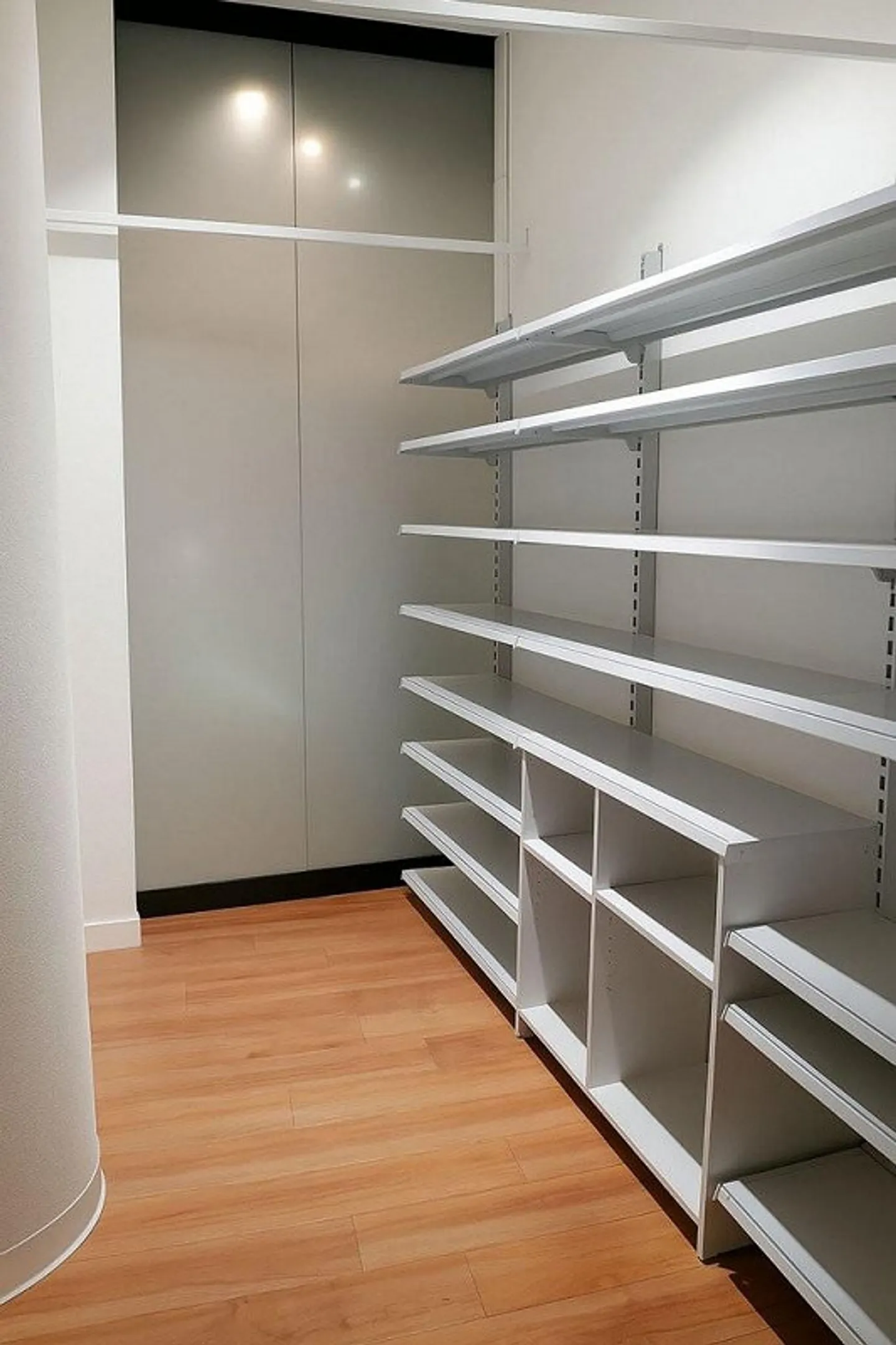 Spazio commerciale attraente in affitto in una strada commerciale affollata! - Foto 6 di 6