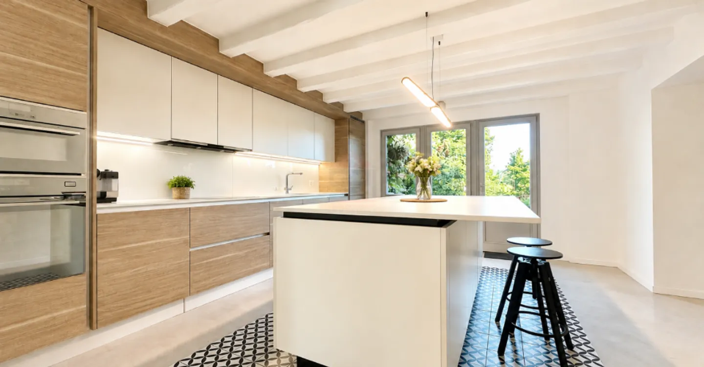 Proprietà affascinante di 6 stanze e 220 m² in un contesto verde e preservato - Foto 4 di 12