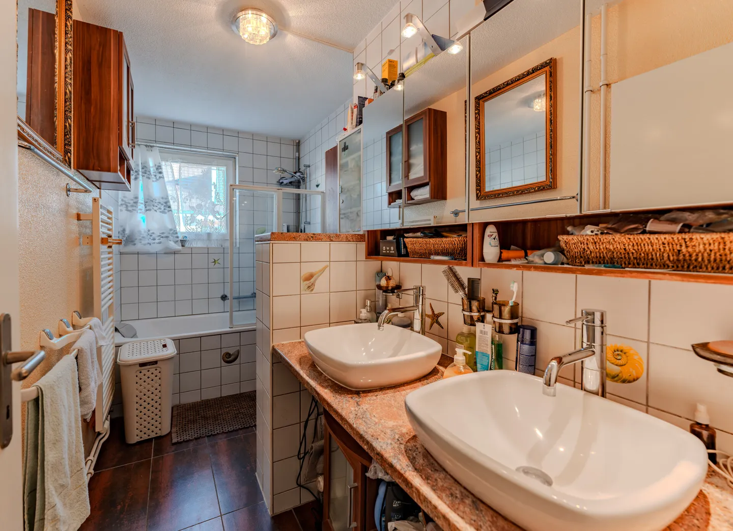 Incantevole casa angolare in un tranquillo quartiere residenziale - Foto 11 di 17