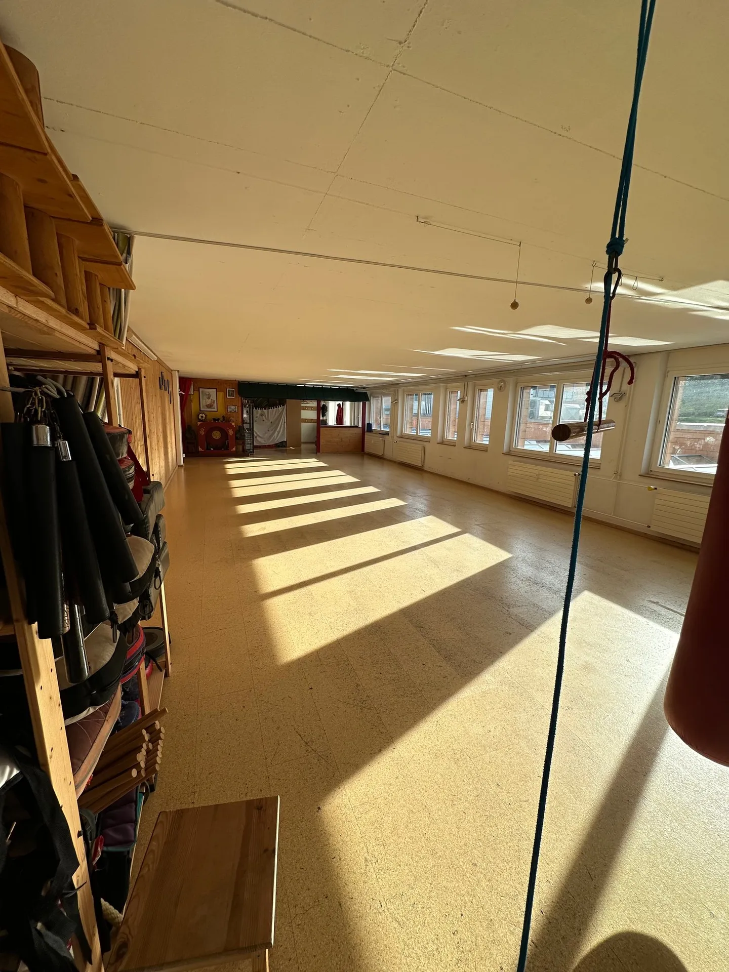 Ampio spazio commerciale in affitto - Ideale per un uso versatile! - Foto 1 di 5