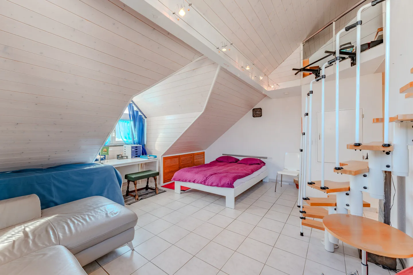 Incantevole casa angolare in un tranquillo quartiere residenziale - Foto 17 di 17