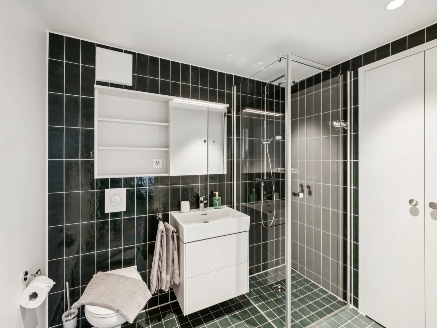 Möbliertes Zimmer mit Bad - Foto 9 von 11