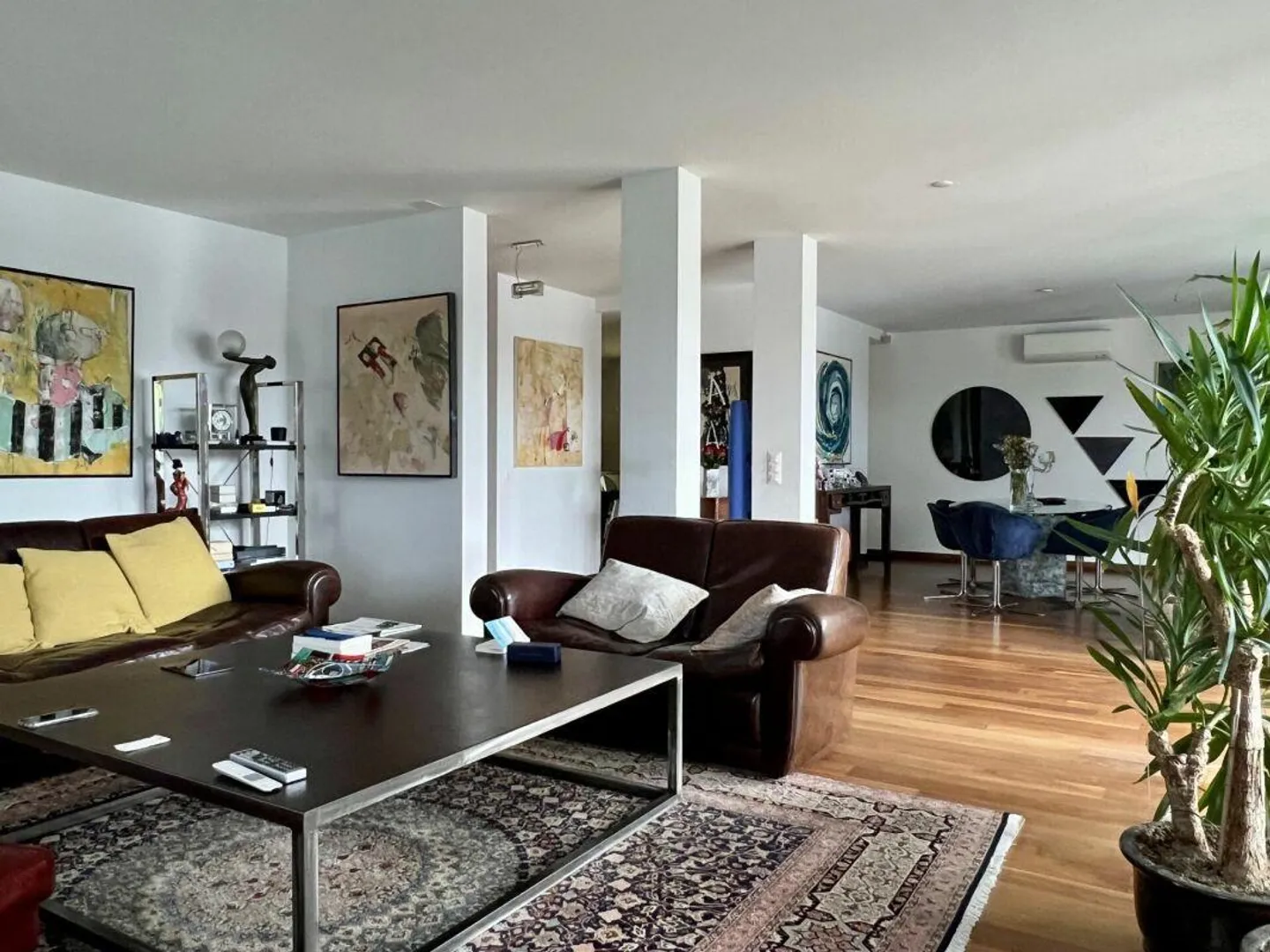 Geräumige und elegante 270 m² große Wohnung, oberste Etage - Foto 2 von 15