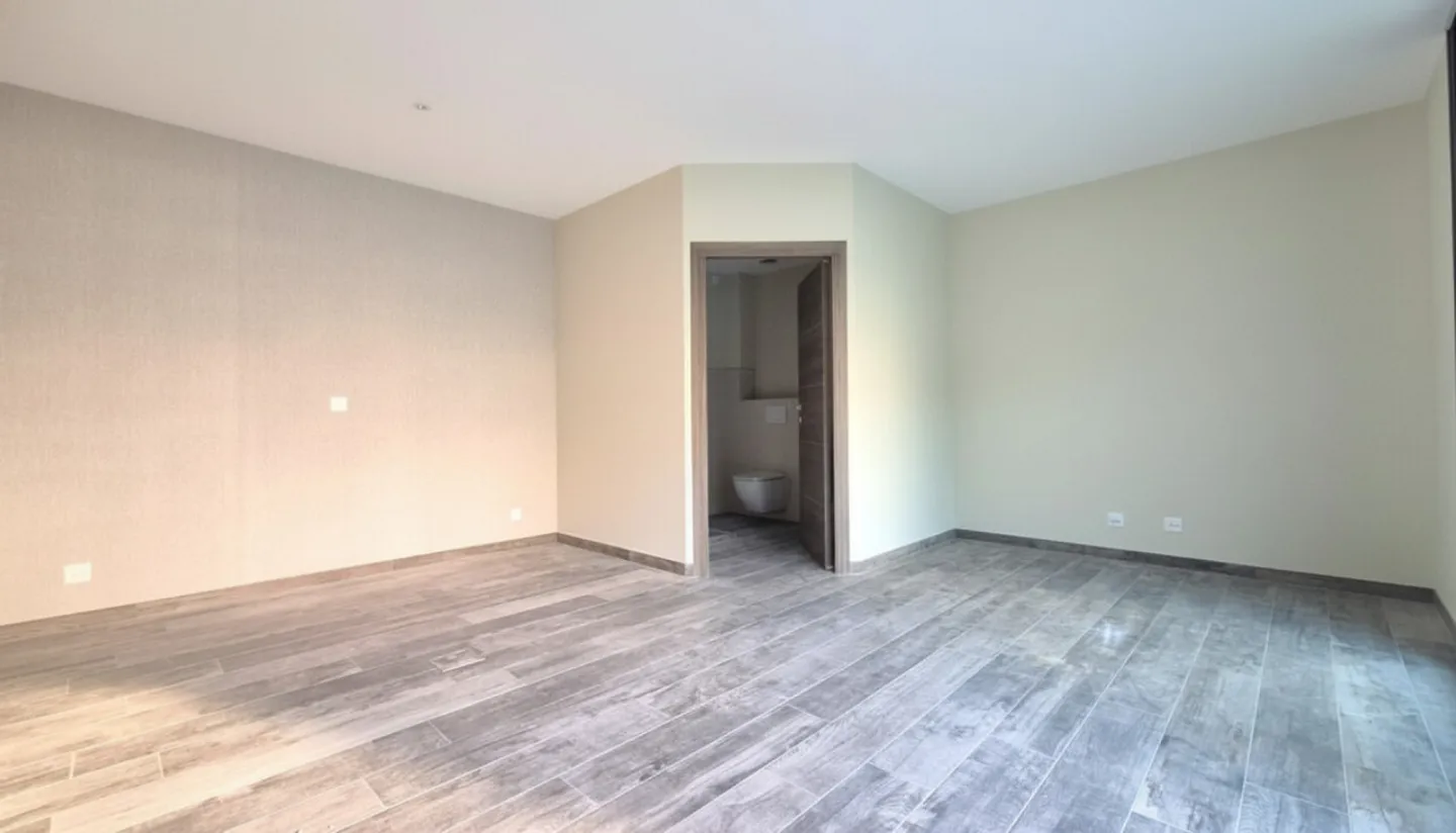 Bureau de 2 pièces au centre de Monthey - Photo 3 sur 3