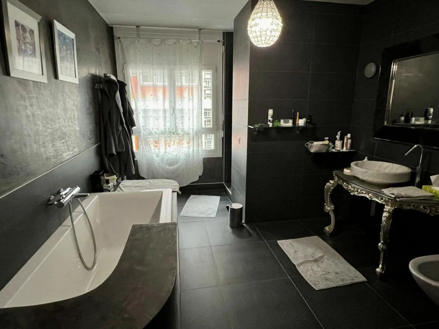 Geräumige und elegante 270 m² große Wohnung, oberste Etage - Foto 13 von 15