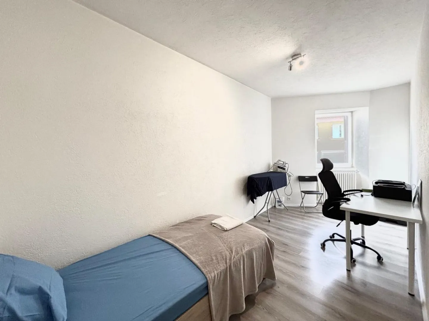 Vullierens (VD) - Appartement meublé de 4 pièces à louer au rez-de-chaussée - 93 m² - Photo 4 sur 8