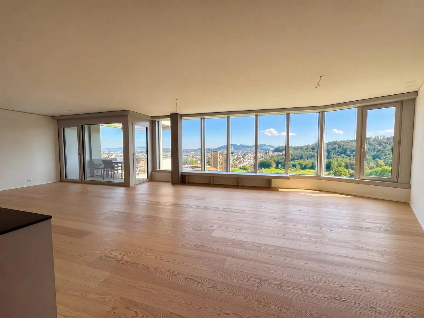 Luxuswohnung mit atemberaubender Aussicht - Foto 9 von 13