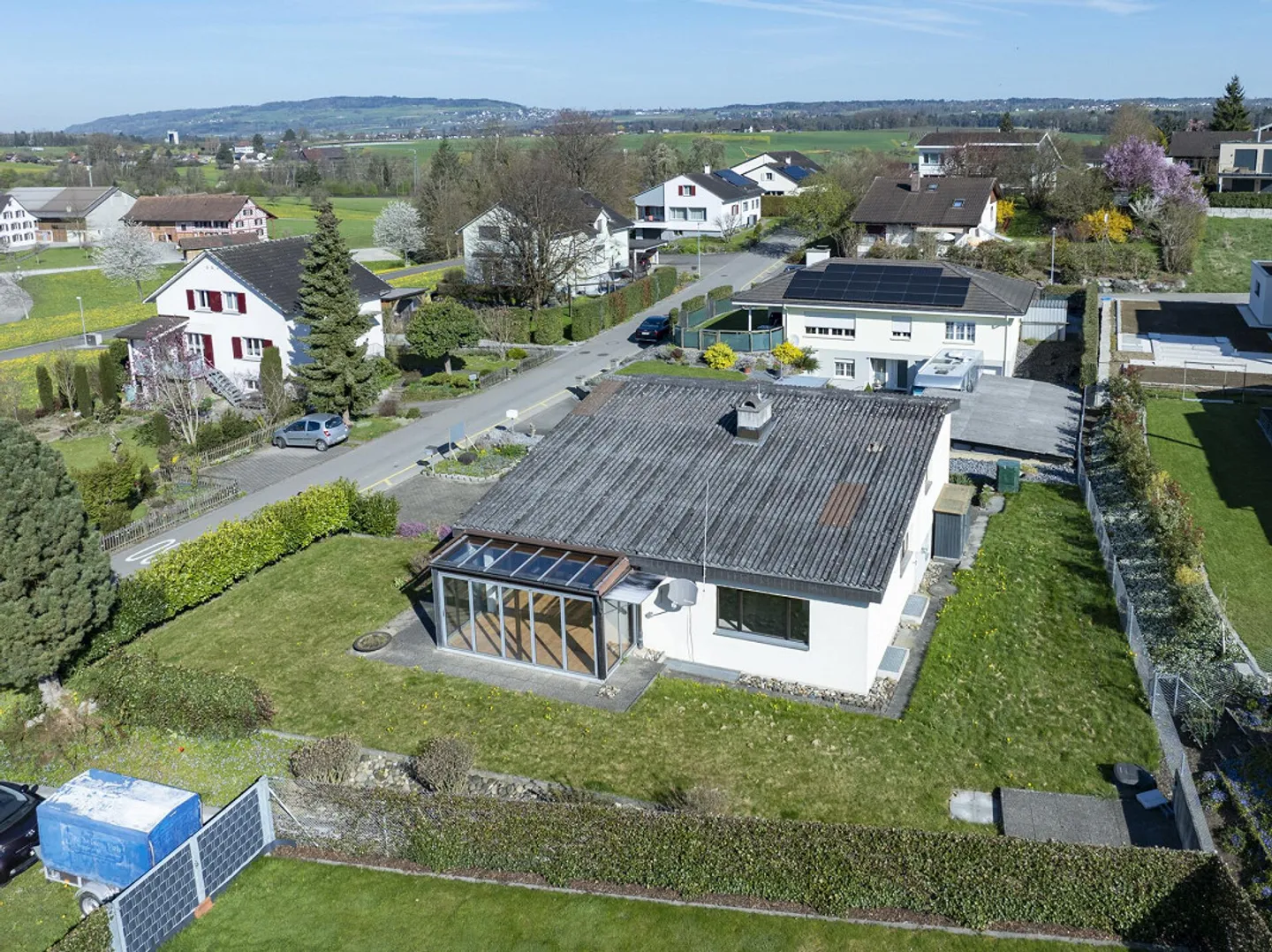 Geräumiges Familienhaus in ruhiger Lage - Foto 2 von 11