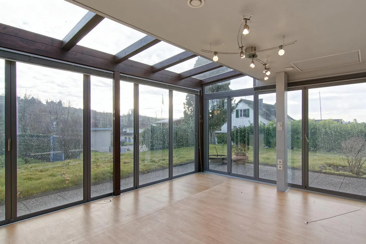 Geräumiges Familienhaus in ruhiger Lage - Foto 8 von 11