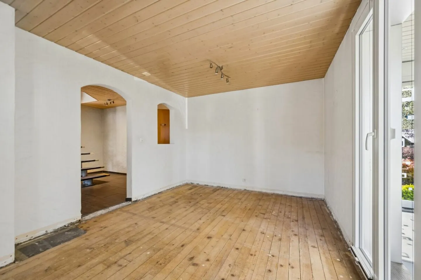 Propriété polyvalente de 6,5 pièces avec potentiel de construction - Photo 3 sur 13