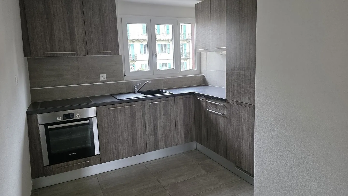 APPARTAMENTO MAGNIFICO SULL'ANGOLO DELL'EDIFICIO - Foto 3 di 9